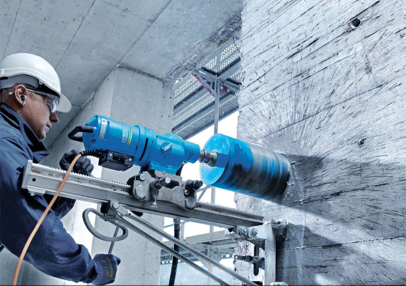 Алмазное бурение: Мастерство в работе с твердыми материалами
