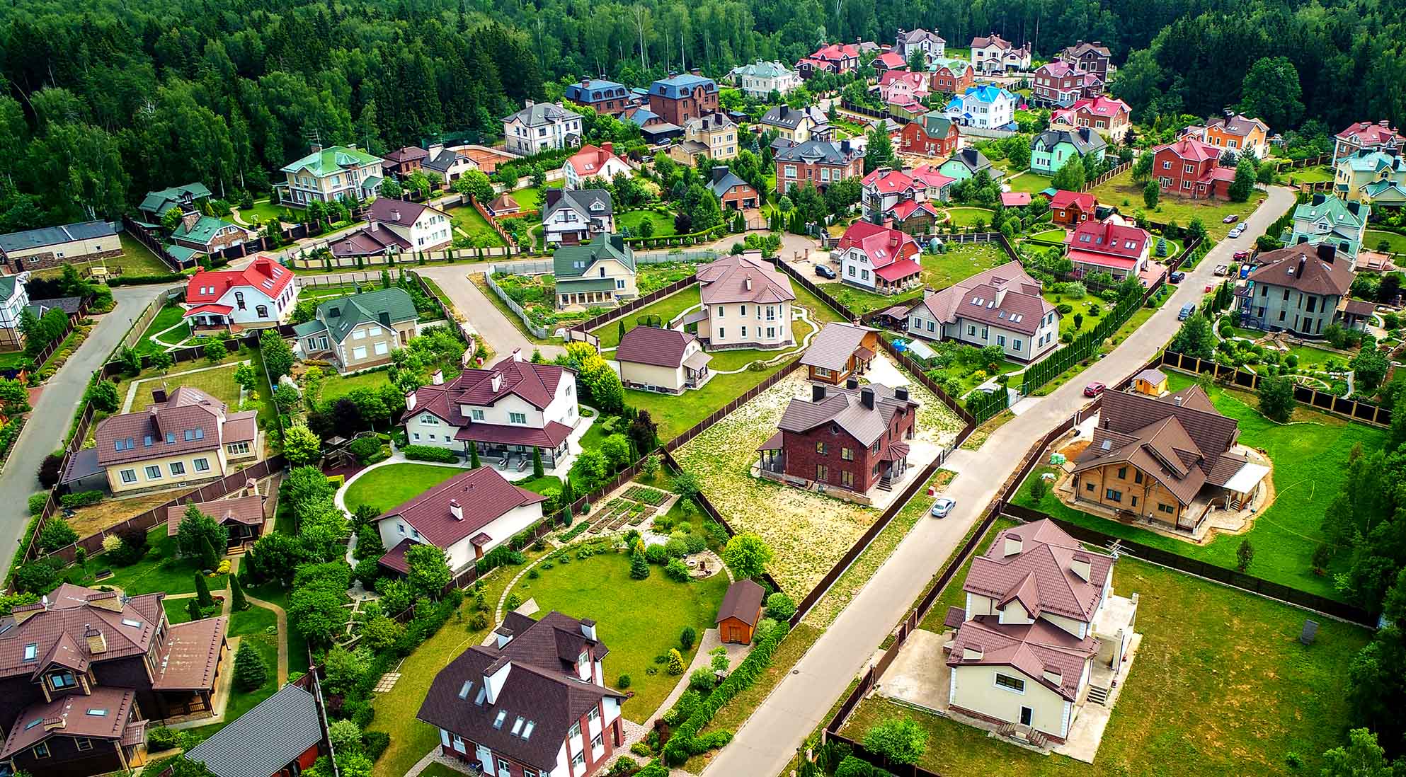 Как найти идеальный коттедж: Роль риэлторов в поиске подходящего дома